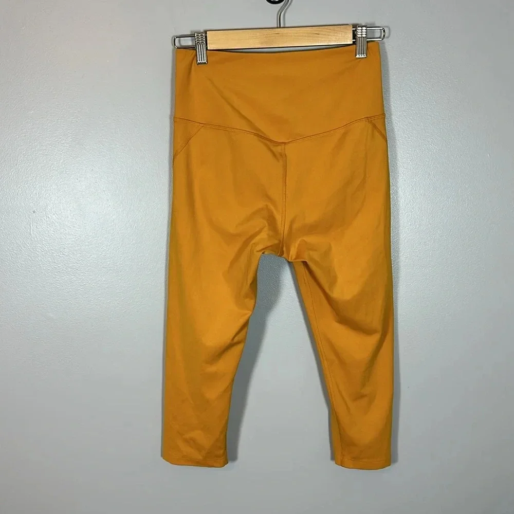 Girlfriend Collective Compressive High-Rise Cropped Legging Size Medium - Picture 3 of 6